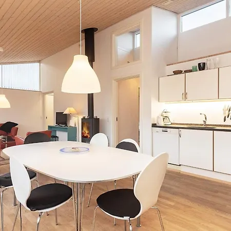 Scenic Golf Retreat-by Traum Holiday home Bogense