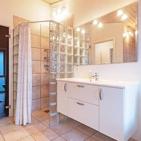 Scenic Golf Retreat-by Traum *